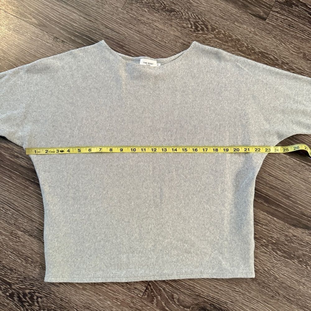 The Reset R Label Batwing Sweater - Picture 6 of 9